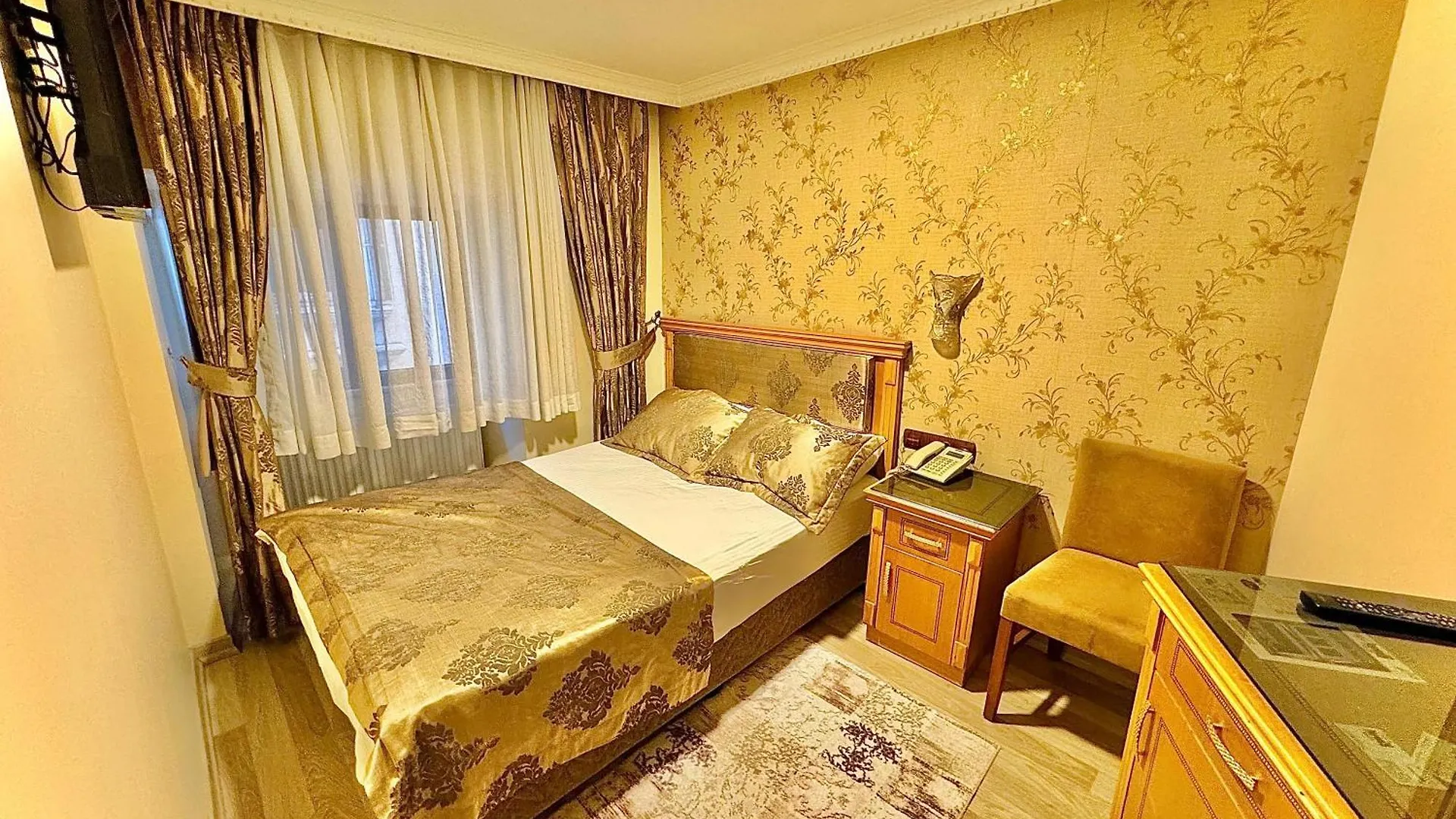 ***  איסטמבול The Papirus Hotel טורקיה